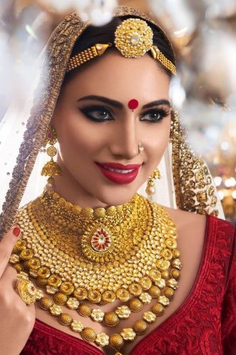 A Behind-the-Scenes Look: The Craftsmanship of Artificial Jewelry - KRISHNA'S SWETA JEWELLERY
