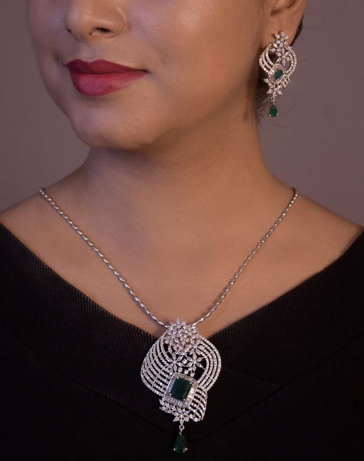 Pendant set