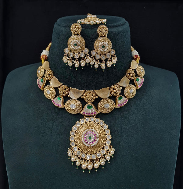 Heritage Necklace 09634