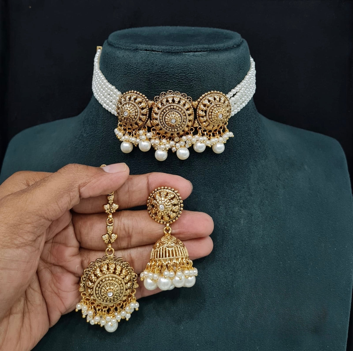 Antique Choker 03207