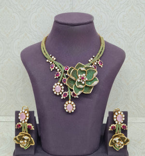 Floral Rose Necklace 11690