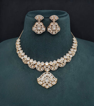 Kundan Necklace 08861