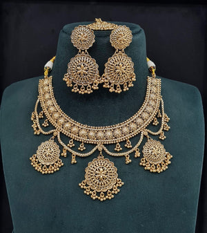 Antique Necklace 09617