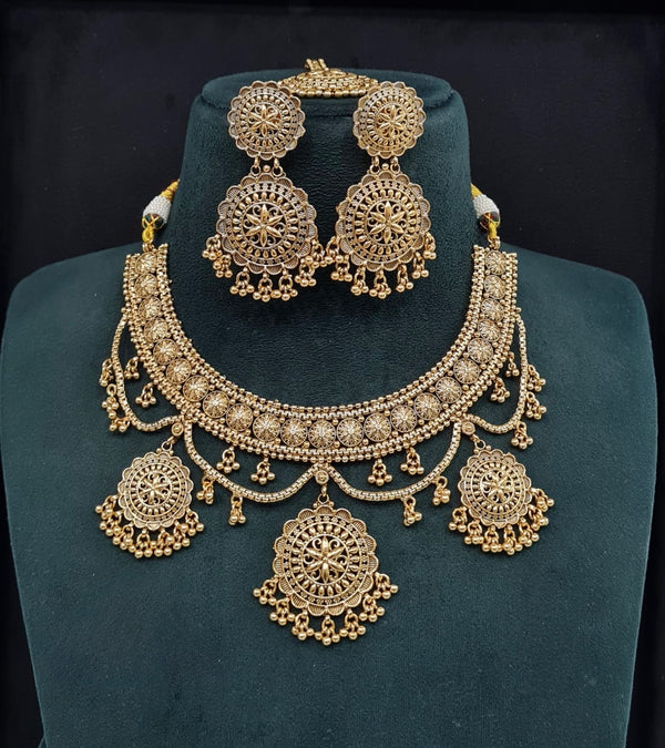 Antique Necklace 09617