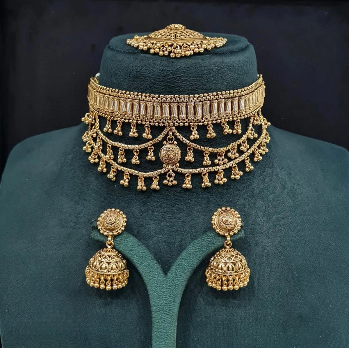 Premium Traditional Gold-Plated Choker Set 09619