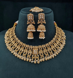 Antique Necklace 08265