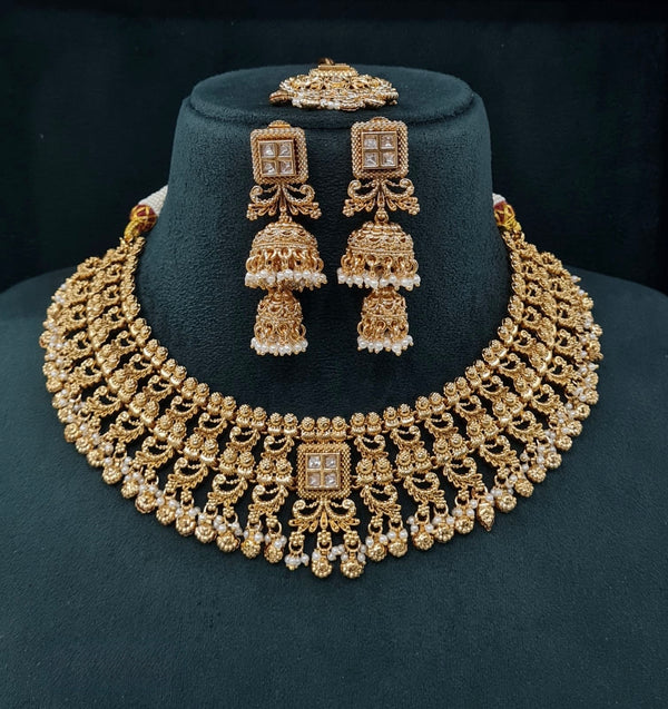 Antique Necklace 08265