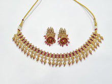 Load image into Gallery viewer, Antique Gold Plated Piroi Patwa Necklace Sets