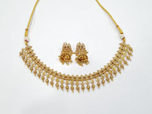 Load image into Gallery viewer, Antique Gold Plated Piroi Patwa Necklace Sets