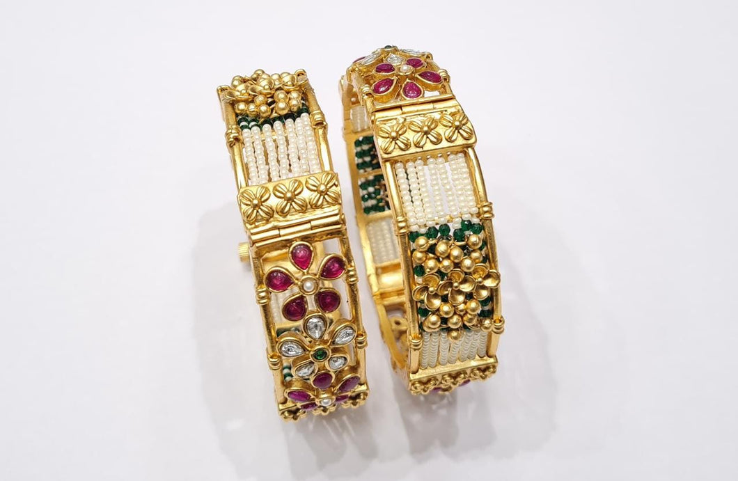 Rajwadi Polish Moti Bandhai Bangles - Ruby Green Bangles