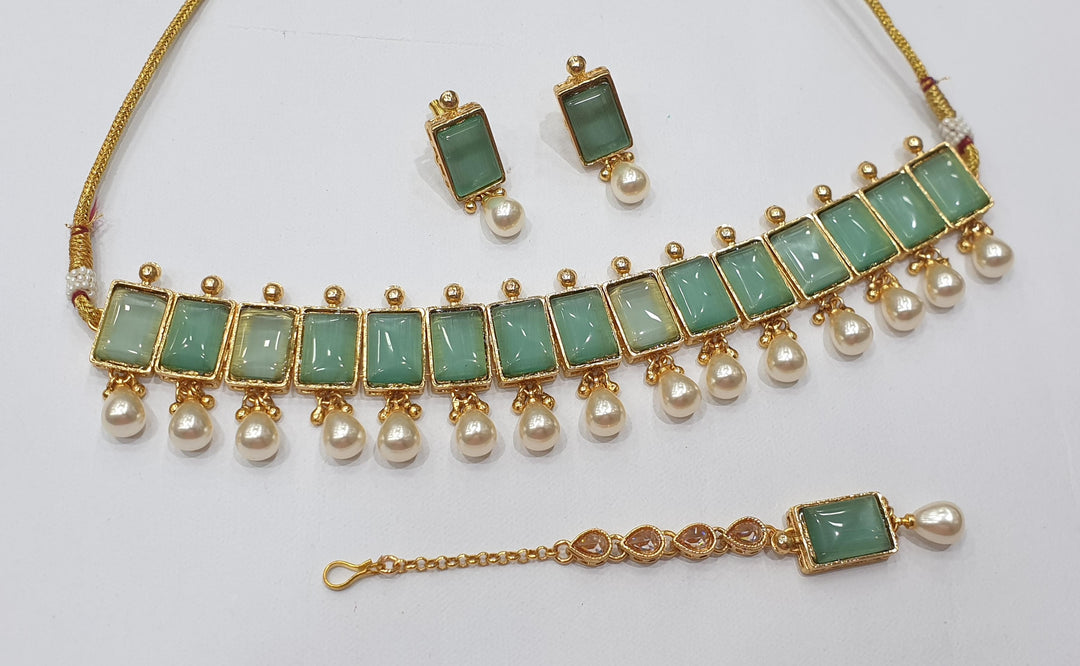 Brass Kundan Choker Set (5)