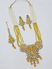 Load image into Gallery viewer, Brass Kundan Long Necklace Set (11)