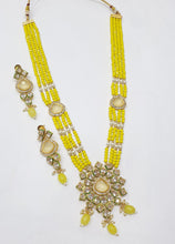 Load image into Gallery viewer, Brass Kundan Long Necklace Set (9)