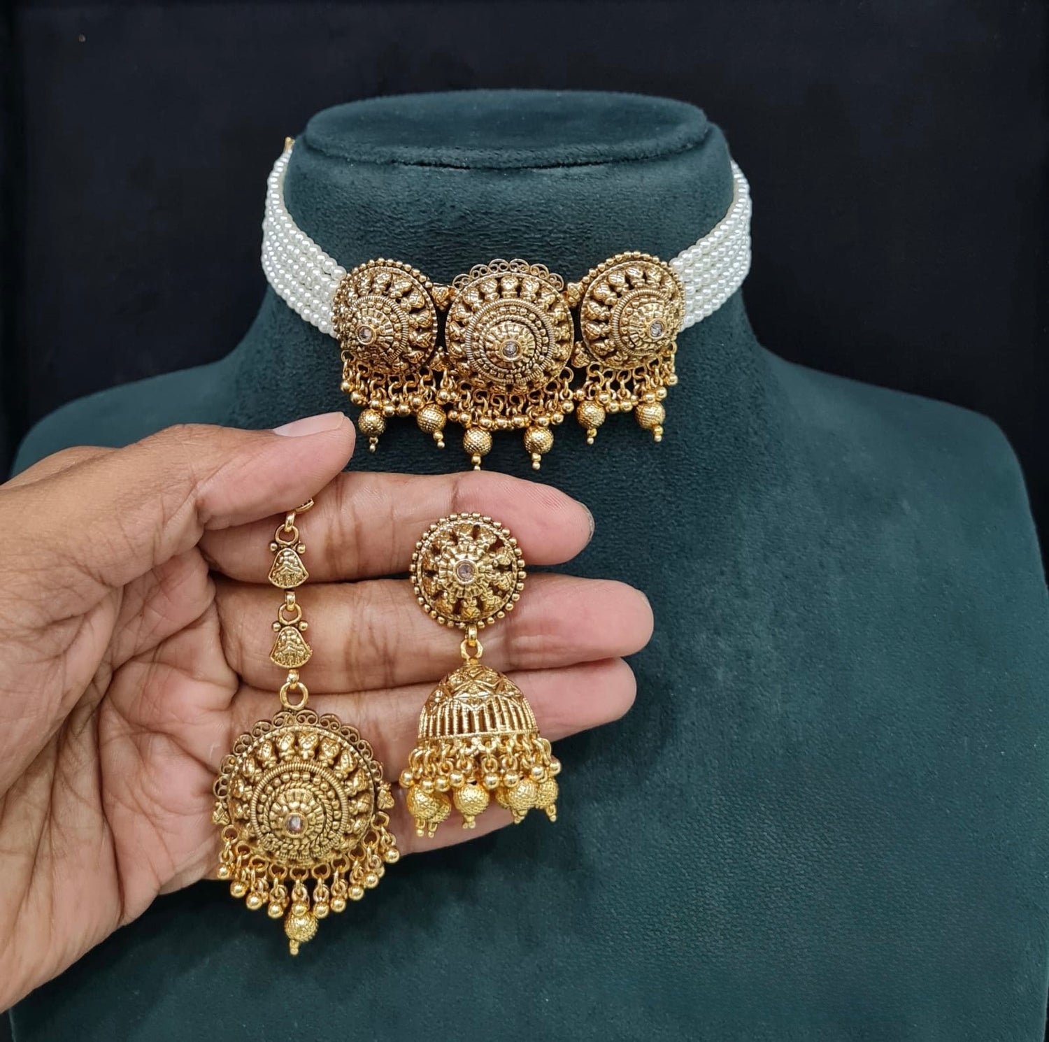 Antique Choker 03207