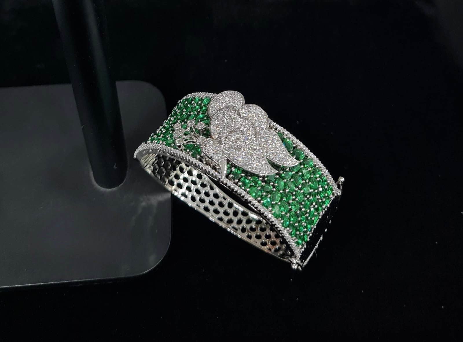 Celestia Petal Cuff 08251 - KRISHNA'S SWETA JEWELLERY