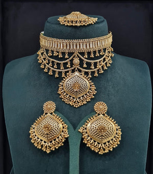 Antique Necklace 09615