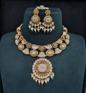 Heritage Necklace 09634
