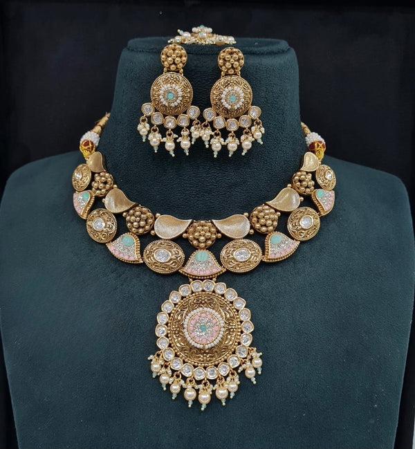Heritage Necklace 09634
