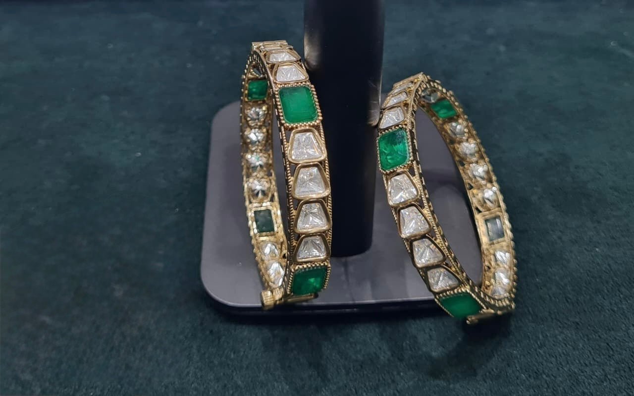 Kundan Bangles 04739 - KRISHNA'S SWETA JEWELLERY