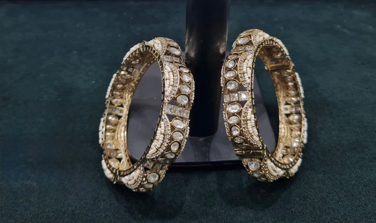 Kundan Bangles 06025 - KRISHNA'S SWETA JEWELLERY