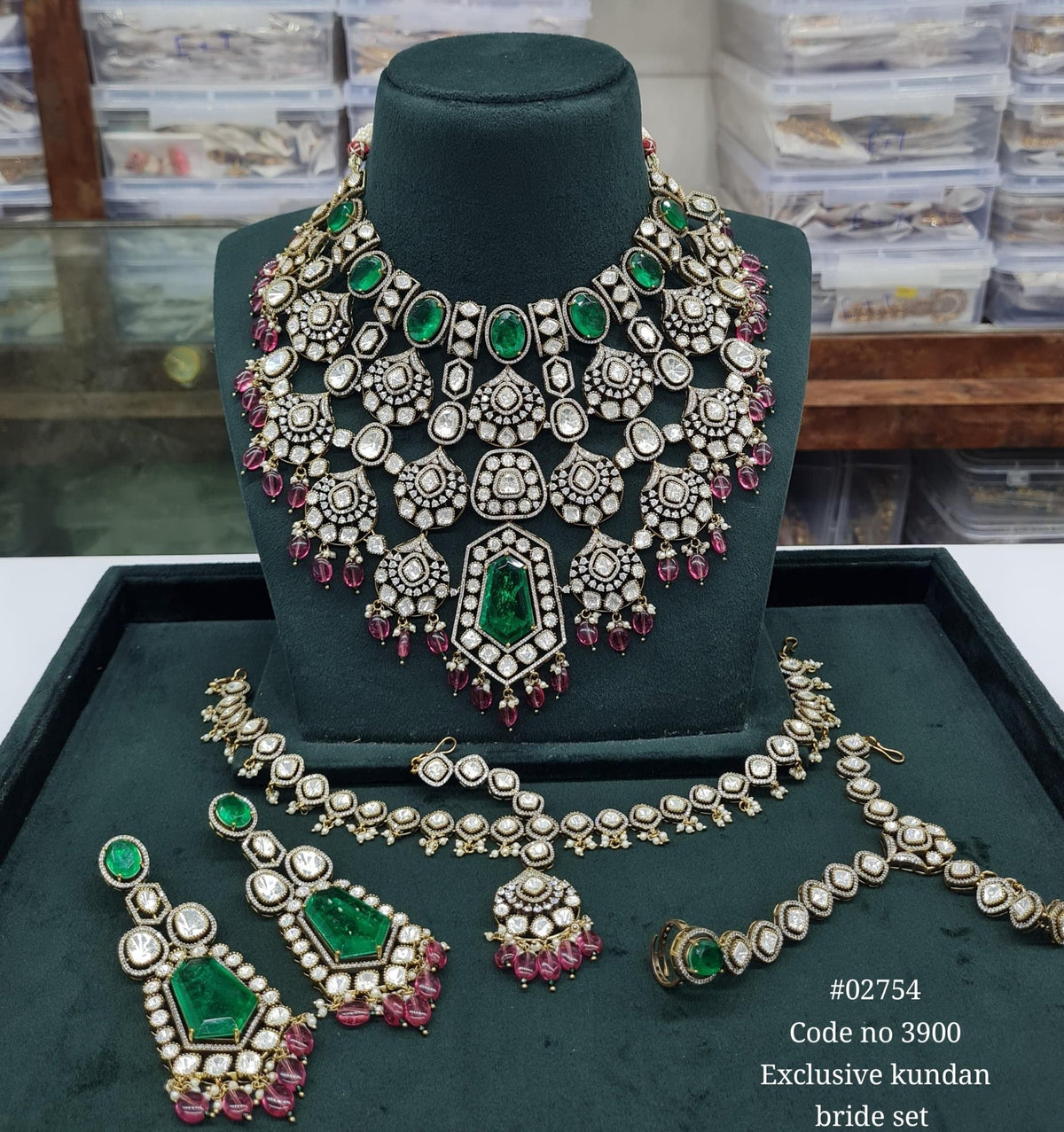Kundan bride set 02754 - KRISHNA'S SWETA JEWELLERY