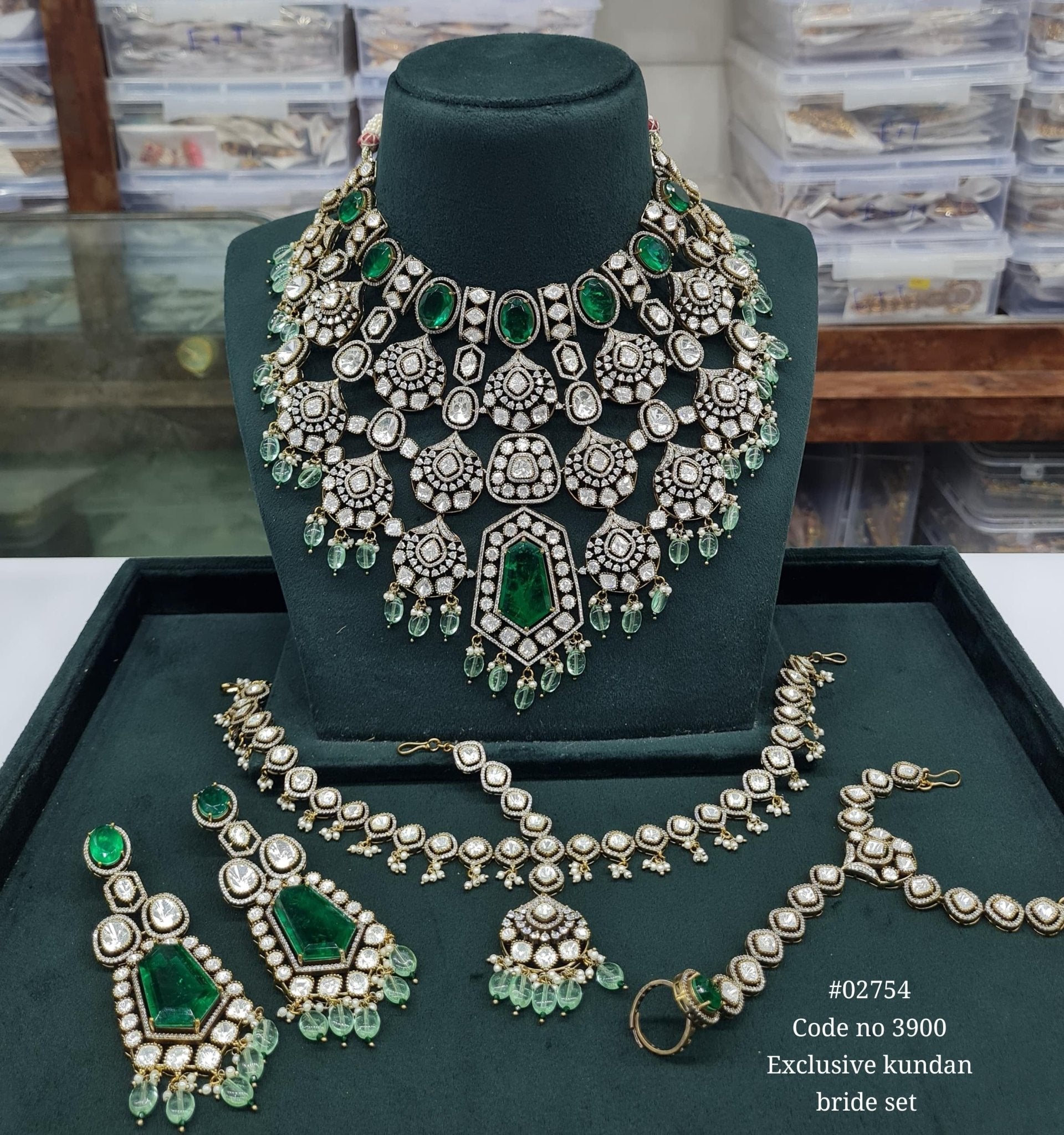 Kundan bride set 02754 - KRISHNA'S SWETA JEWELLERY