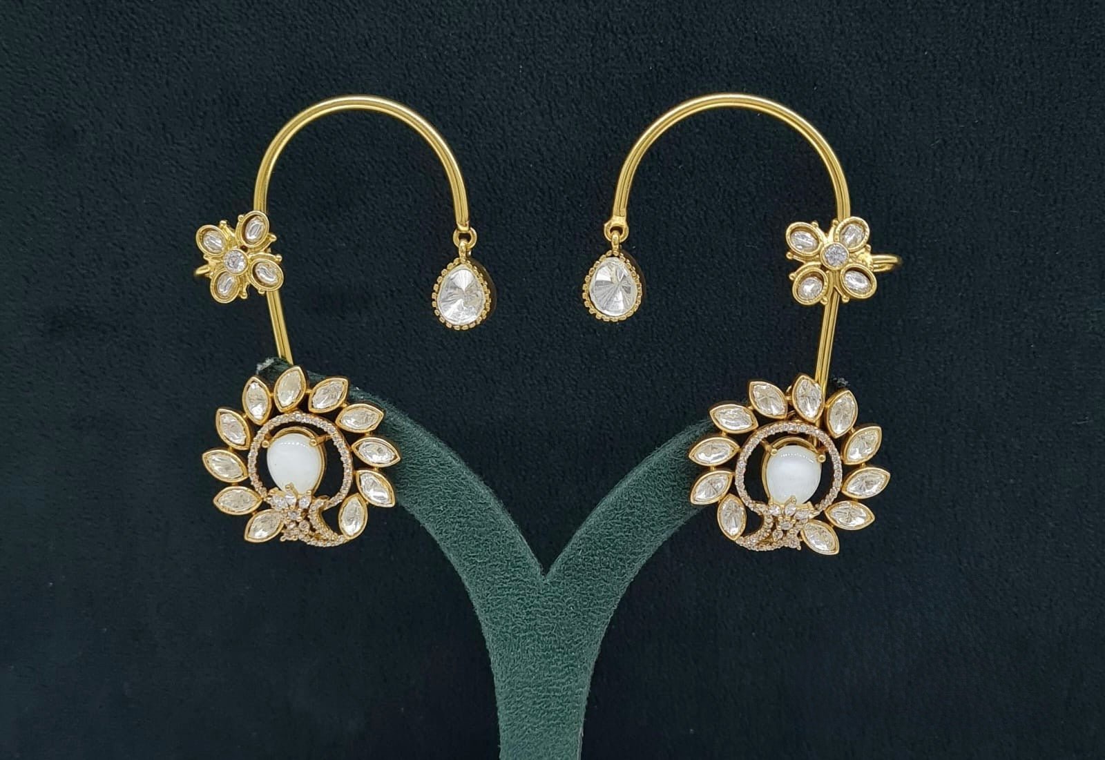 Kundan Earcuff 07567 - KRISHNA'S SWETA JEWELLERY