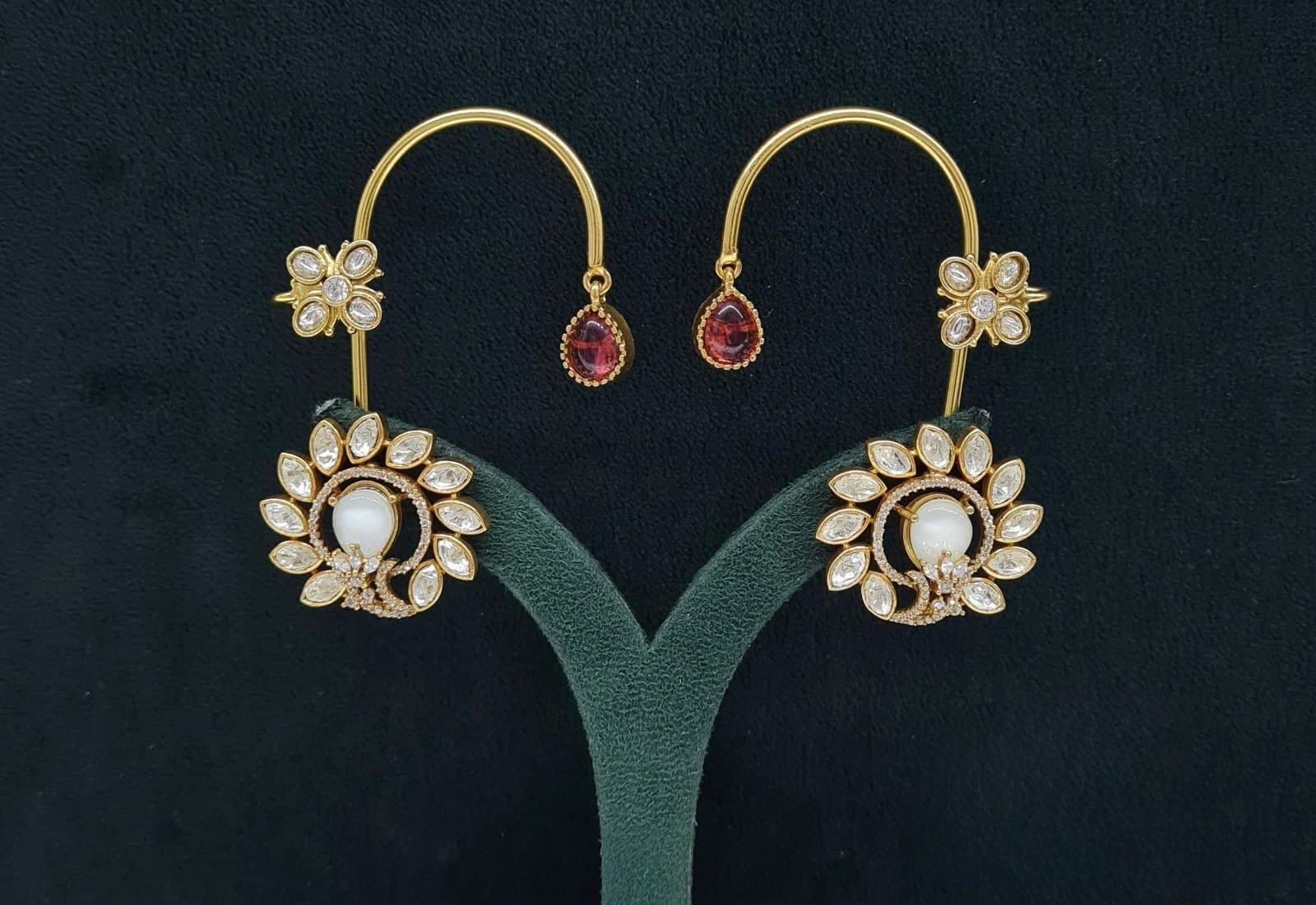 Kundan Earcuff 07567 - KRISHNA'S SWETA JEWELLERY