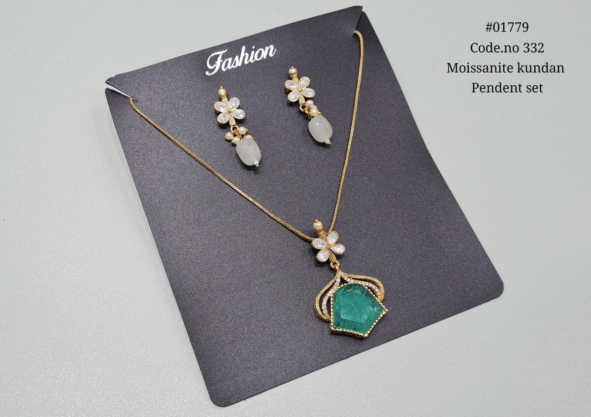 Kundan pendant 01779 - KRISHNA'S SWETA JEWELLERY