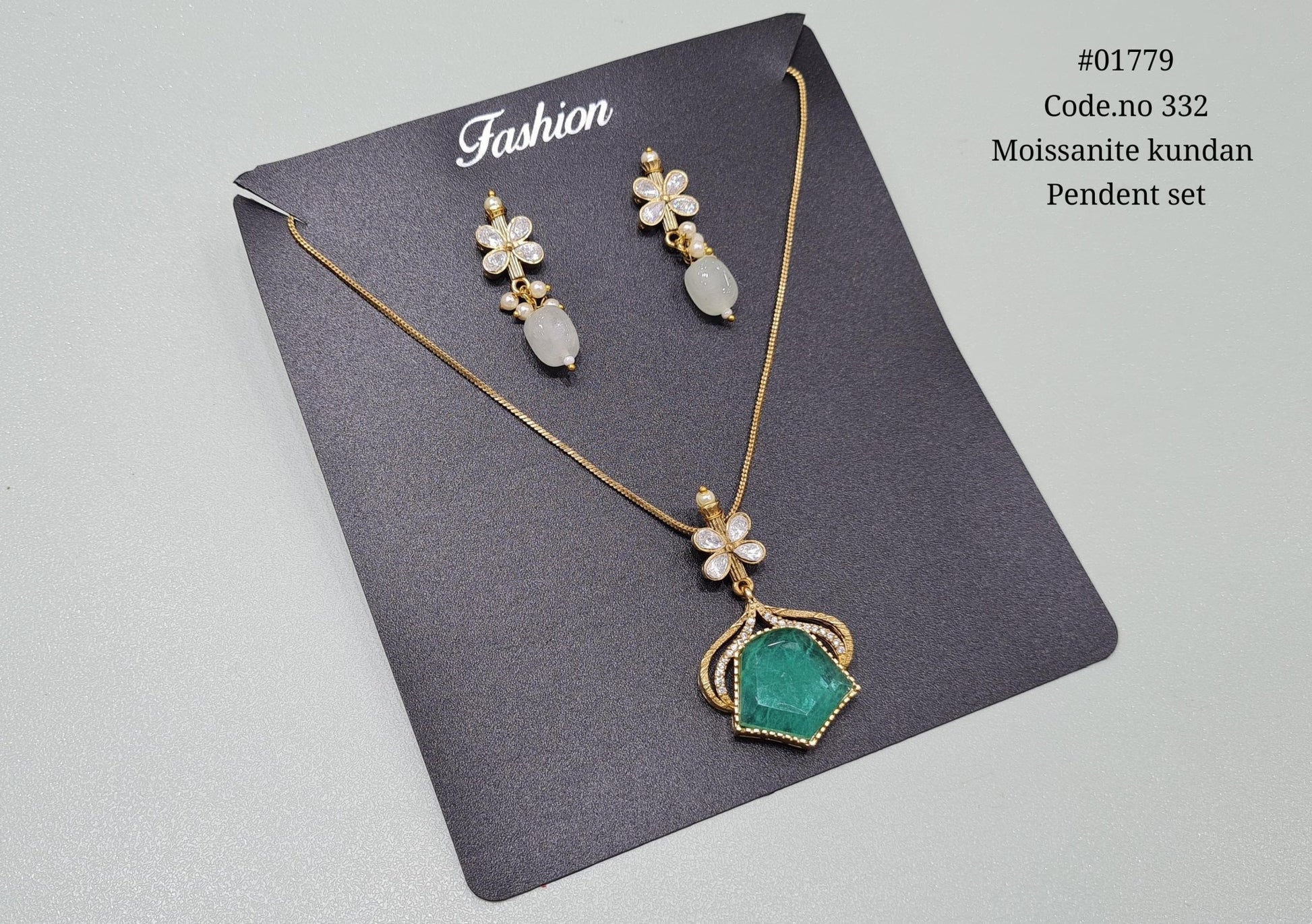 Kundan pendant 01779 - KRISHNA'S SWETA JEWELLERY