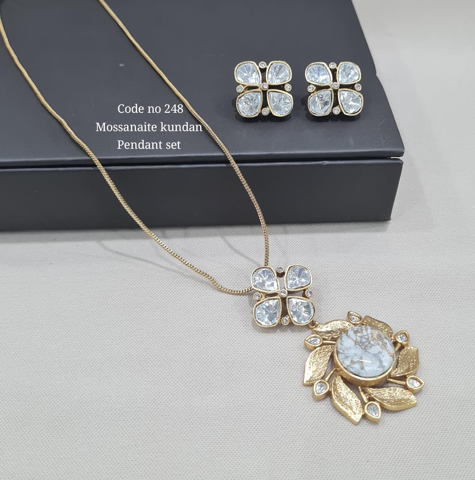 Kundan Pendant Set 00120 - KRISHNA'S SWETA JEWELLERY