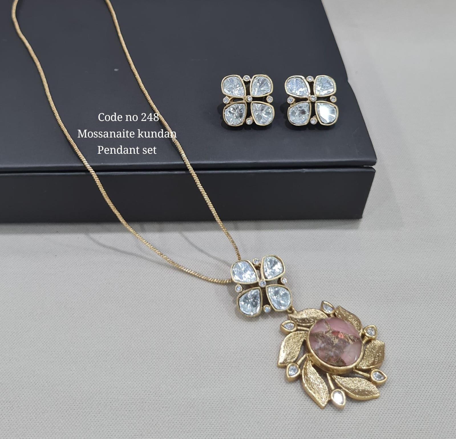 Kundan Pendant Set 00120 - KRISHNA'S SWETA JEWELLERY