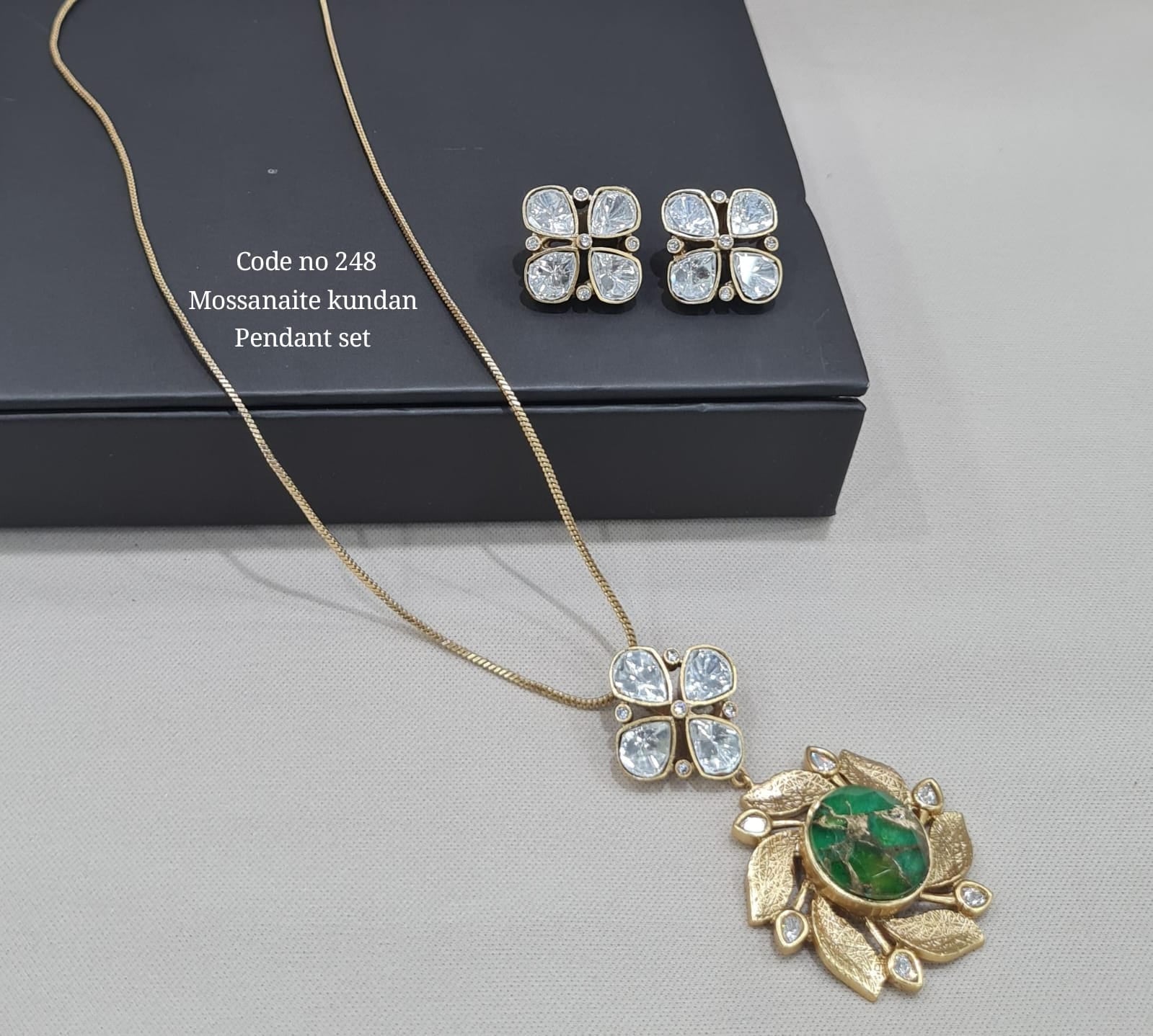 Kundan Pendant Set 00120 - KRISHNA'S SWETA JEWELLERY