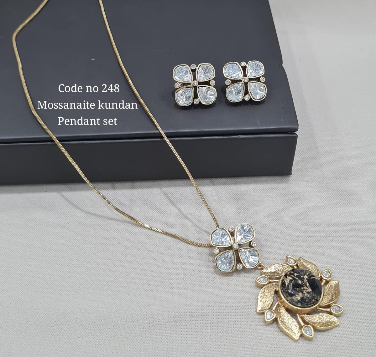 Kundan Pendant Set 00120 - KRISHNA'S SWETA JEWELLERY
