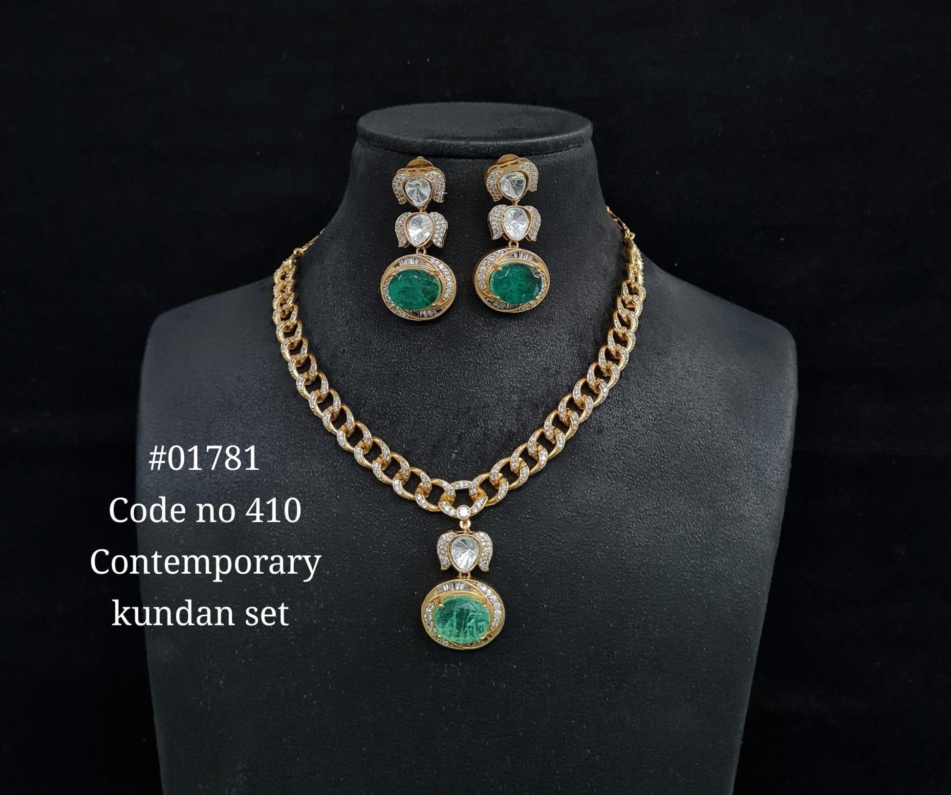 Kundan pendant set 01781 - KRISHNA'S SWETA JEWELLERY