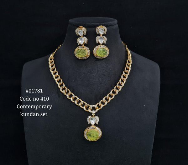 Kundan pendant set 01781 - KRISHNA'S SWETA JEWELLERY