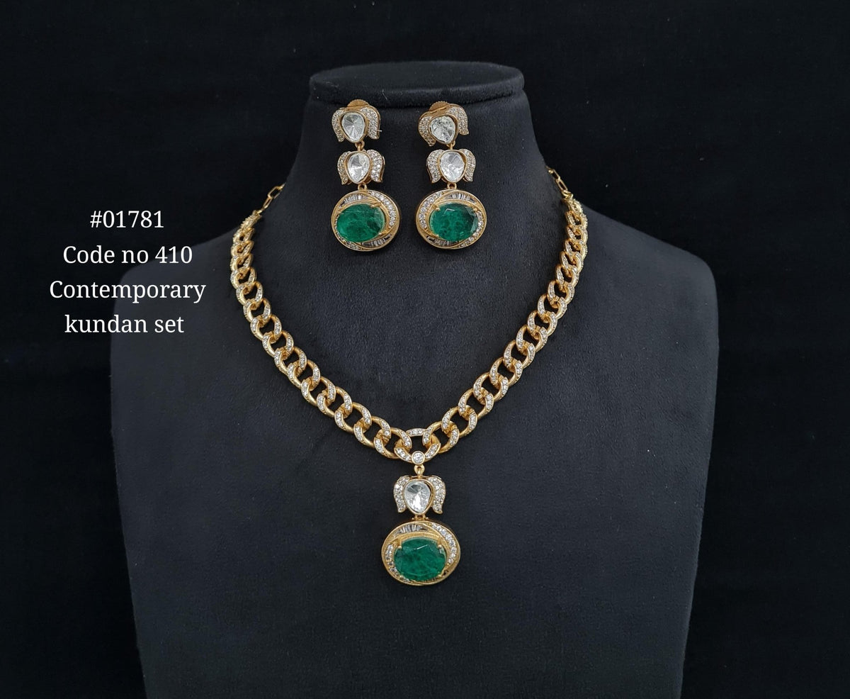 Kundan pendant set 01781 - KRISHNA'S SWETA JEWELLERY