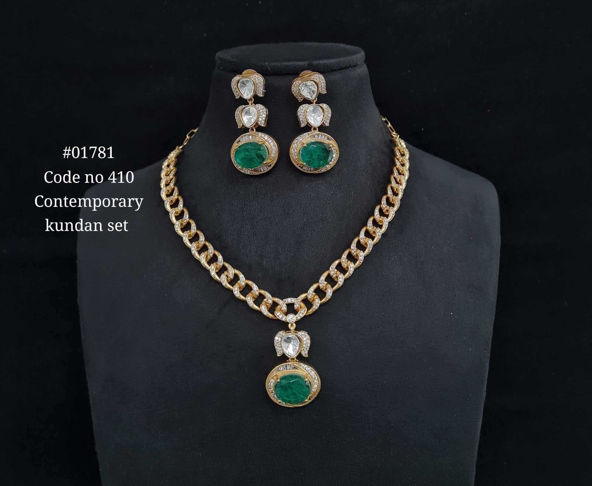 Kundan pendant set 01781 - KRISHNA'S SWETA JEWELLERY