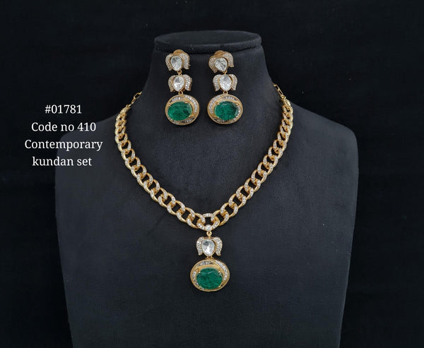 Kundan pendant set 01781 - KRISHNA'S SWETA JEWELLERY