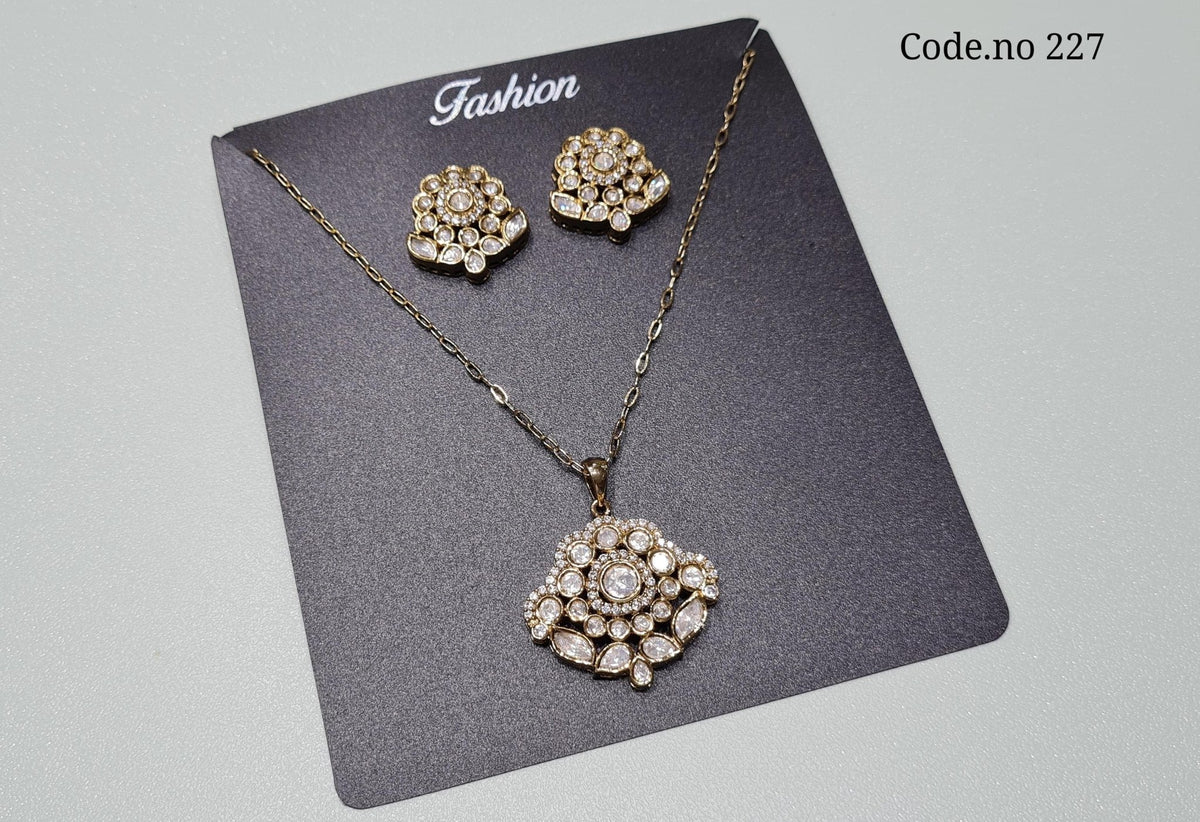 Kundan Pendant set 01968 - KRISHNA'S SWETA JEWELLERY