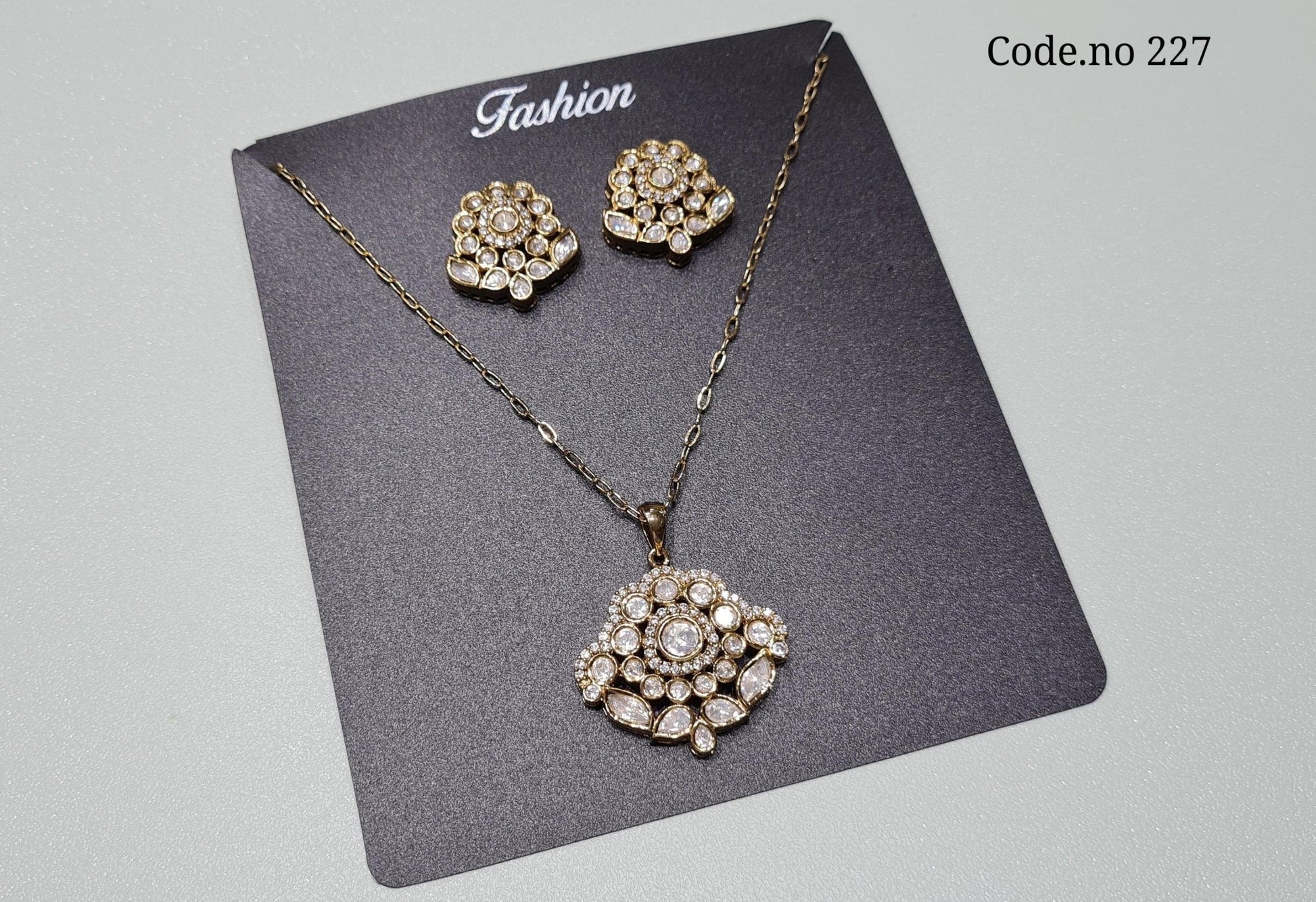 Kundan Pendant set 01968 - KRISHNA'S SWETA JEWELLERY