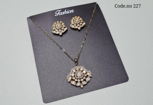 Kundan Pendant set 01968 - KRISHNA'S SWETA JEWELLERY