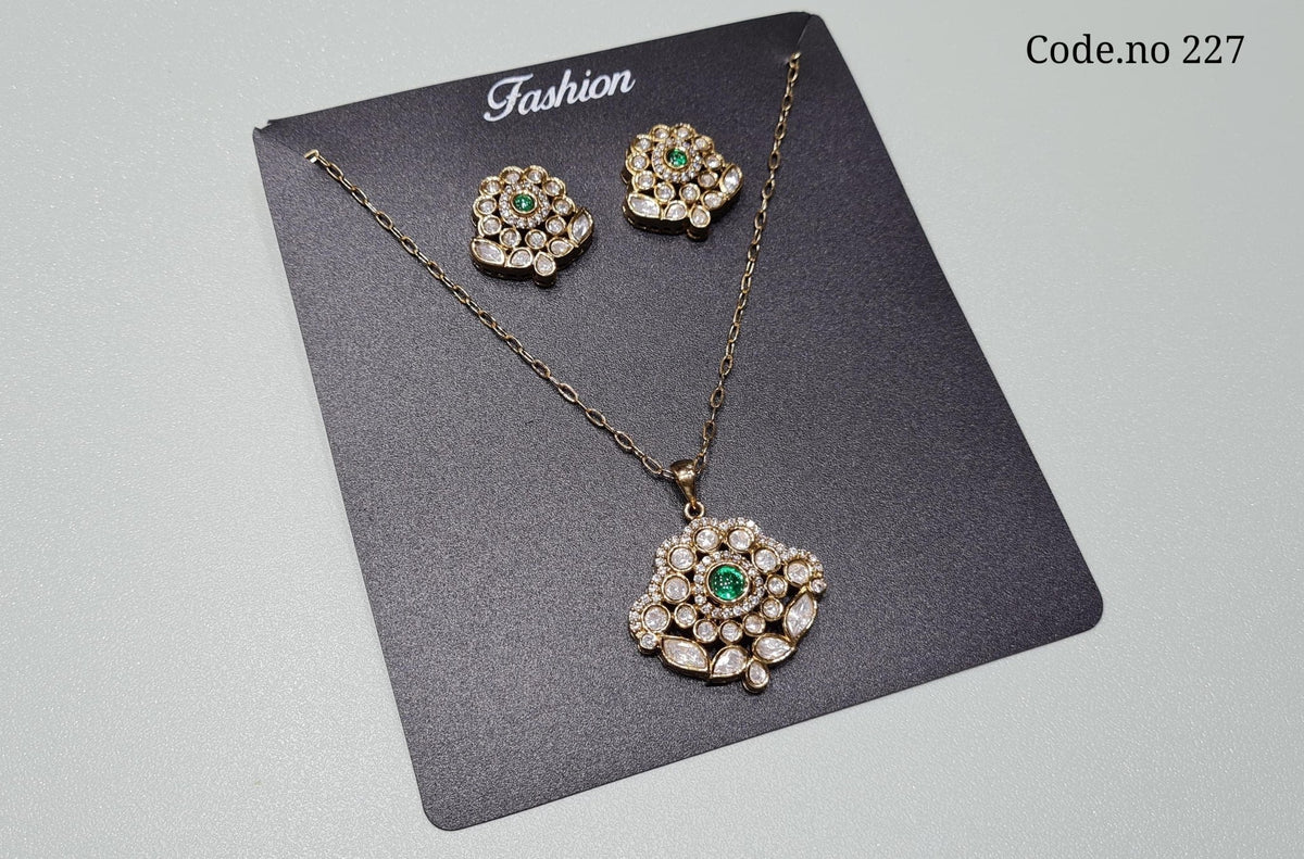 Kundan Pendant set 01968 - KRISHNA'S SWETA JEWELLERY