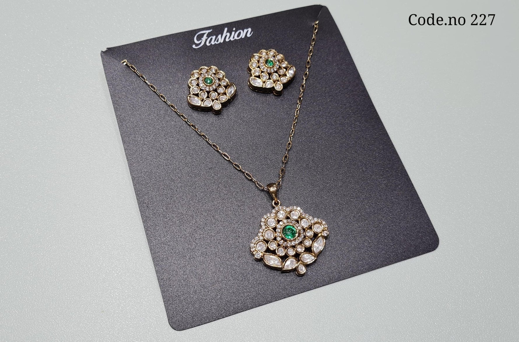 Kundan Pendant set 01968 - KRISHNA'S SWETA JEWELLERY