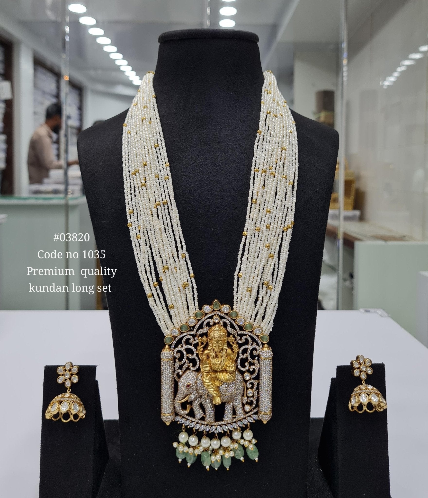 Kundan Temple Pendant 03820 - KRISHNA'S SWETA JEWELLERY