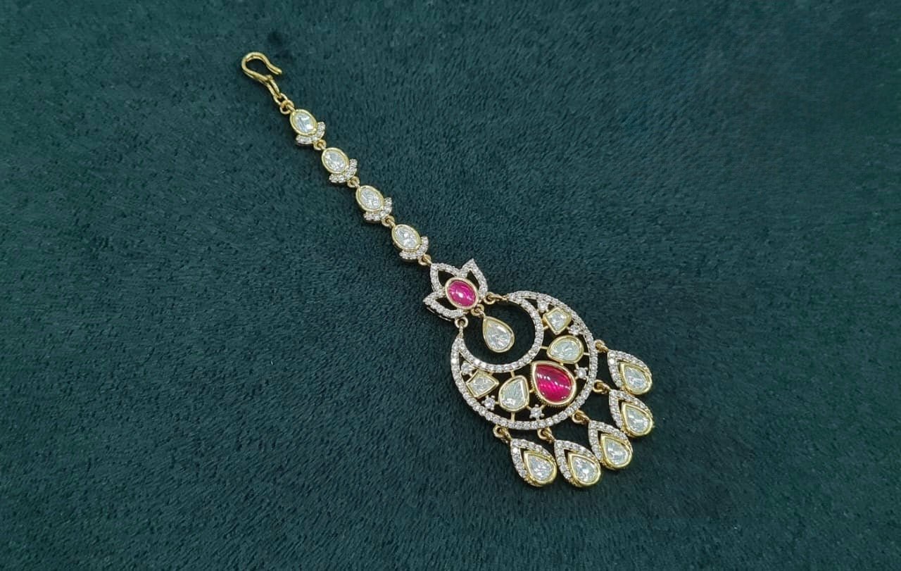 Kundan Tikka 05970 - KRISHNA'S SWETA JEWELLERY