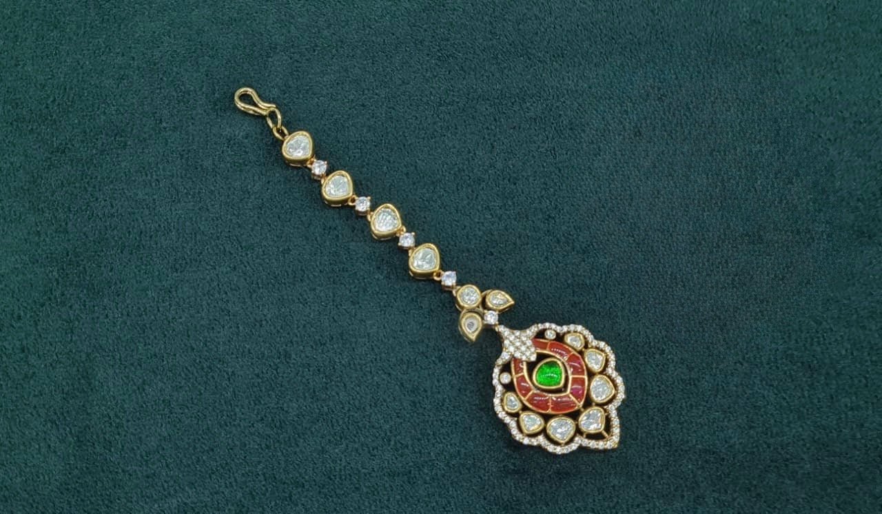 Kundan Tikka 06008 - KRISHNA'S SWETA JEWELLERY