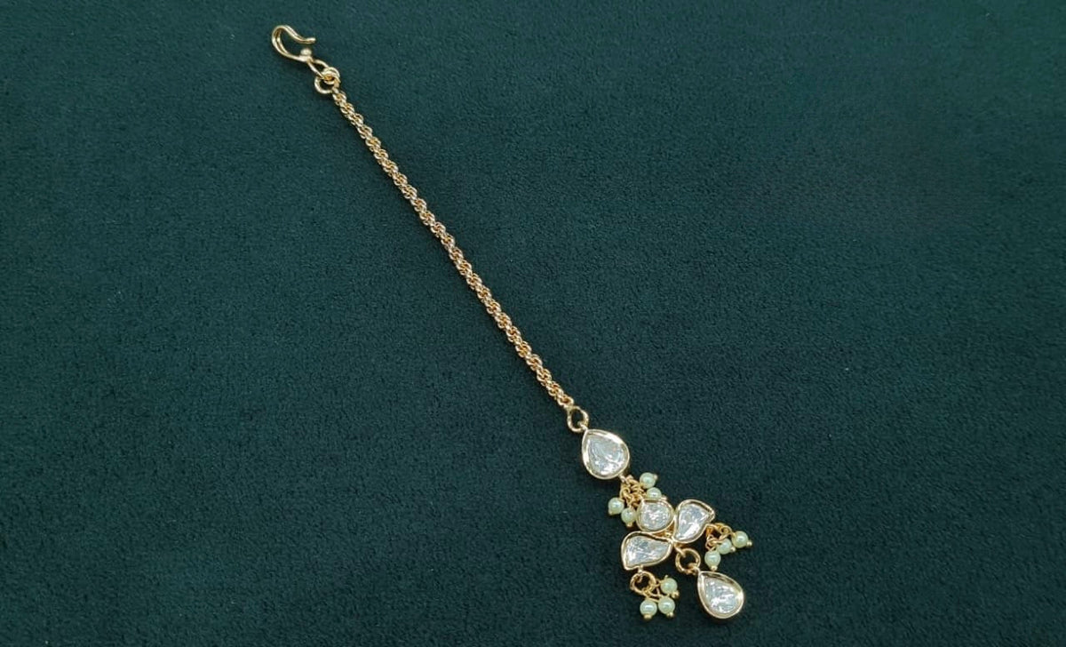Kundan Tikka 06313 - KRISHNA'S SWETA JEWELLERY