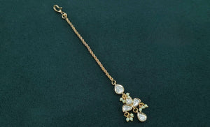 Kundan Tikka 06313 - KRISHNA'S SWETA JEWELLERY