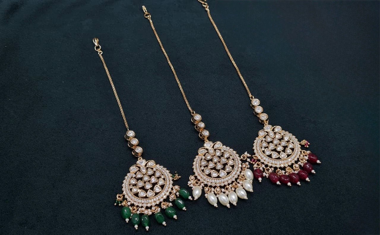 Kundan Tikka 07934 - KRISHNA'S SWETA JEWELLERY